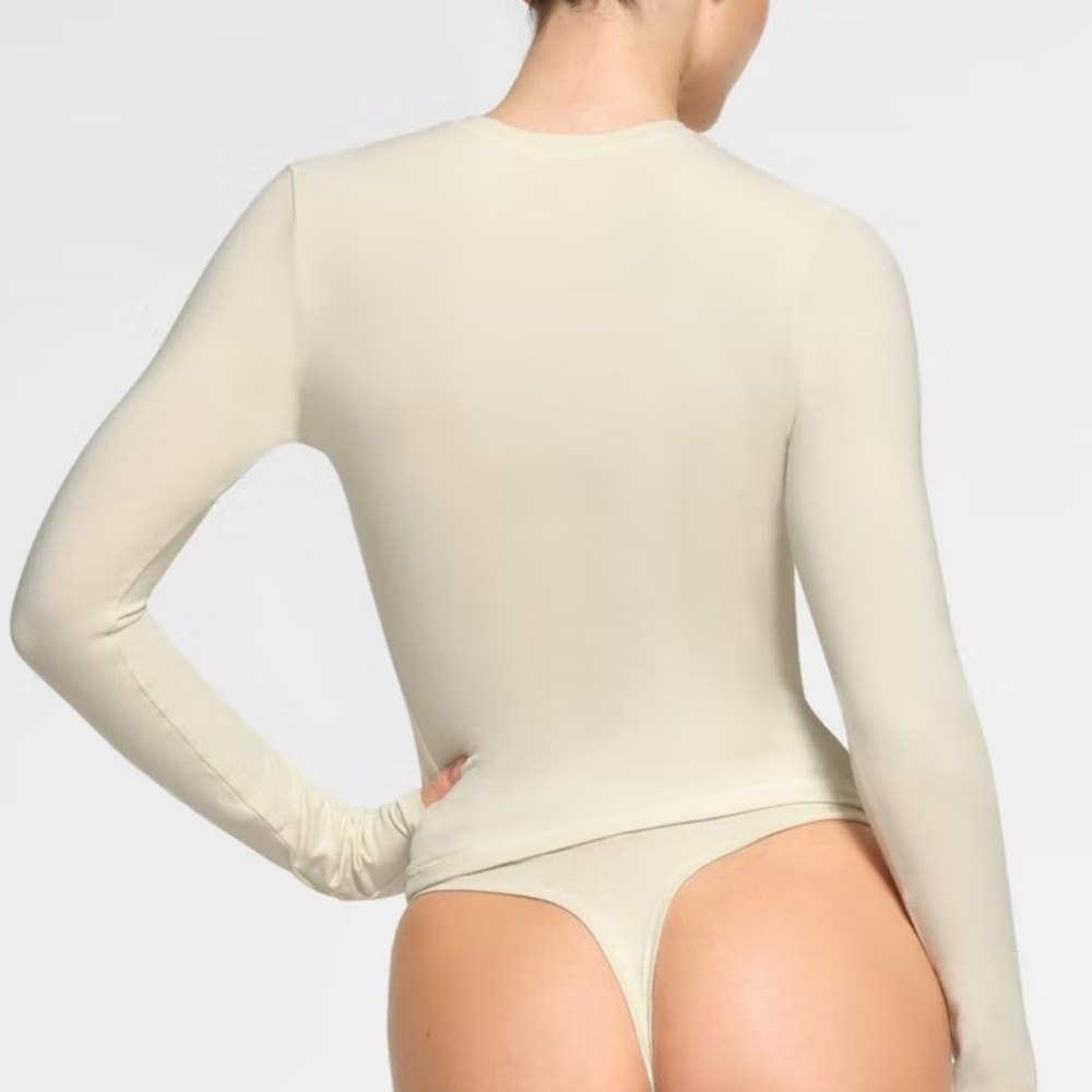 NWT SKIMS Cotton Jersey LONG SLEEVE T-SHIRT in Bone